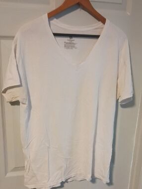 Hanes White V-Neck Men's Shirt